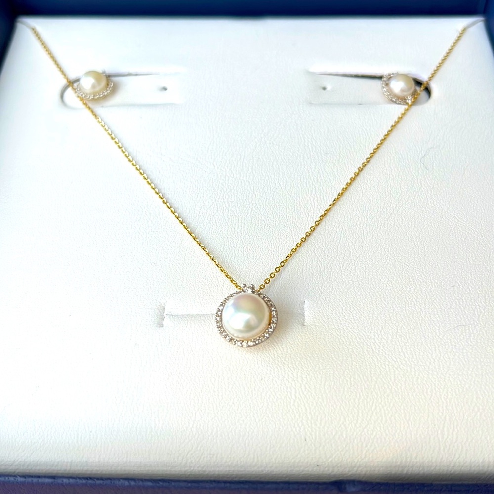 Genuine pearl and diamond pendant and earring set 14k gold